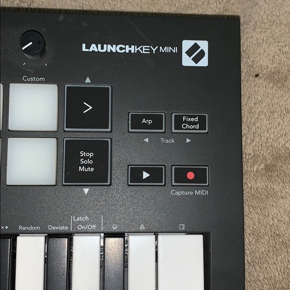 Launchkey Mini controller - Picture 2 of 3
